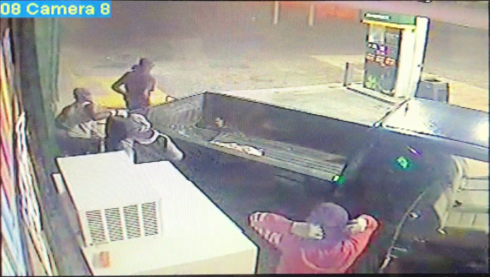 Beaumont Police Looking For Suspects In Two Wednesday Morning Atm Smash And Grab Theft Attempts 